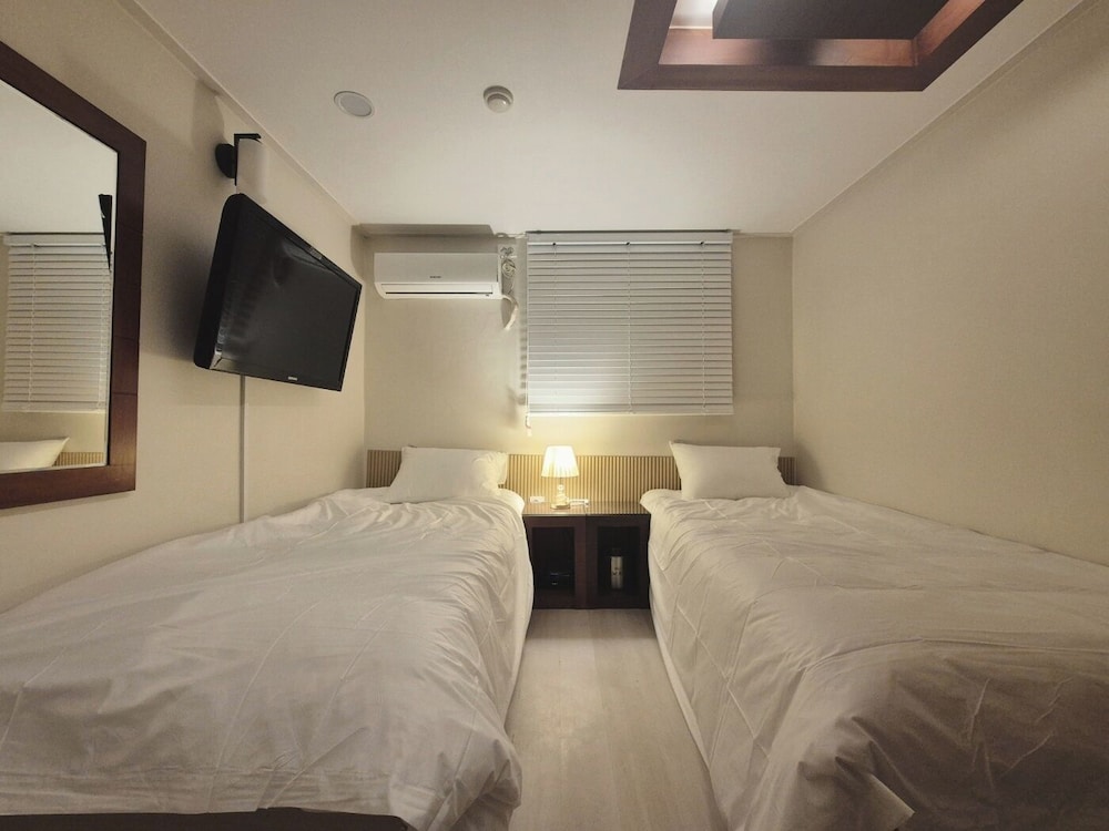 AnOn hostel