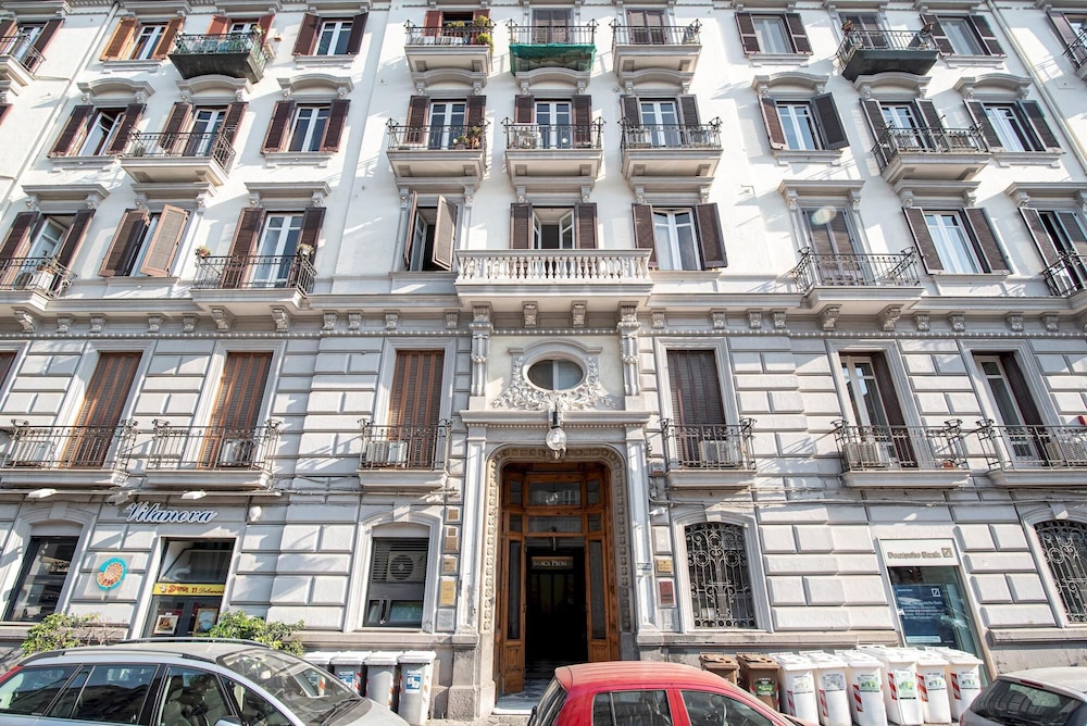 Napul'è 19 — Naples