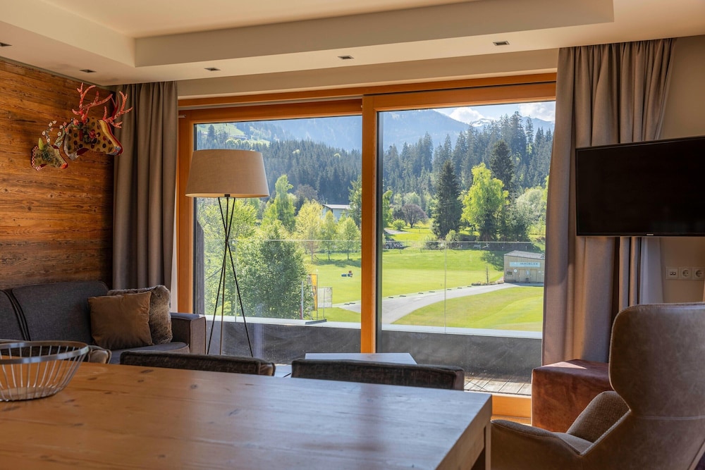 Exclusive Penthouse on the Golf Course