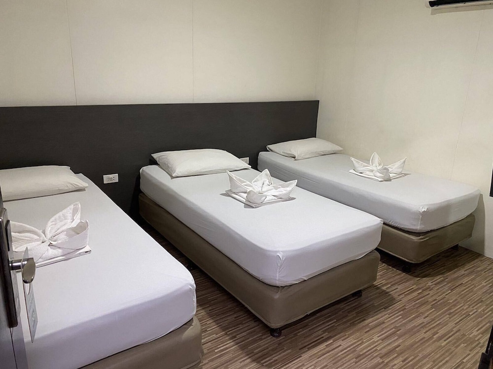Domestic Guesthouse Budget Hotel NAIA view 3