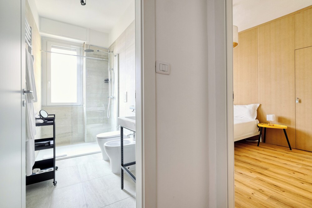 1-Bed apartment with balcony near subway