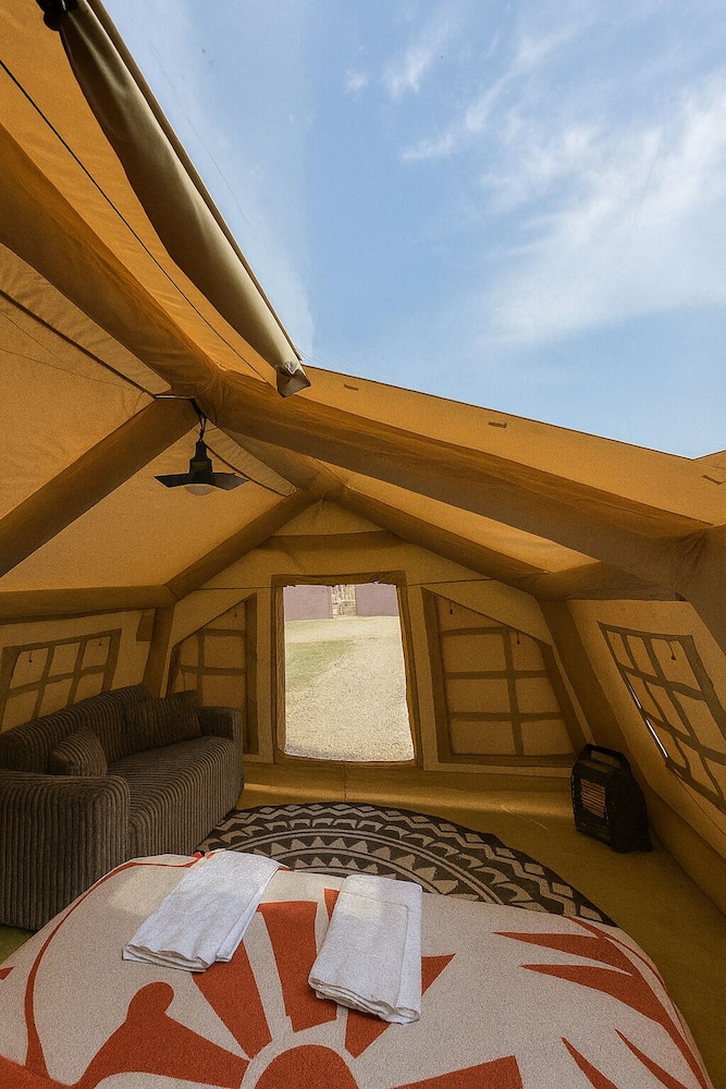 Cozy Safari Tent at Prairie Junction