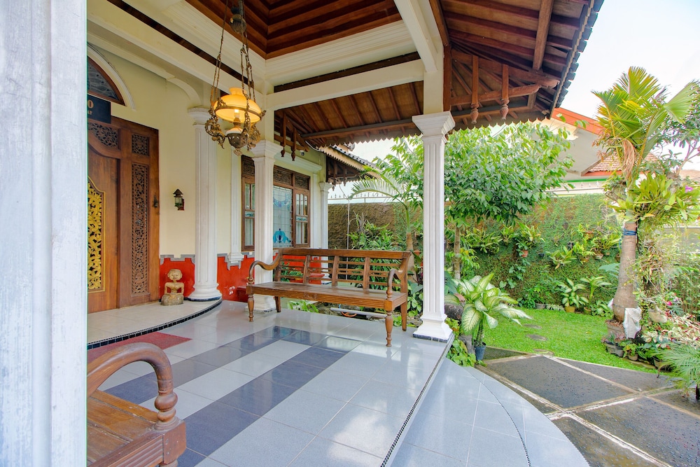 OYO 1650 Griya Joglo Homestay view 2
