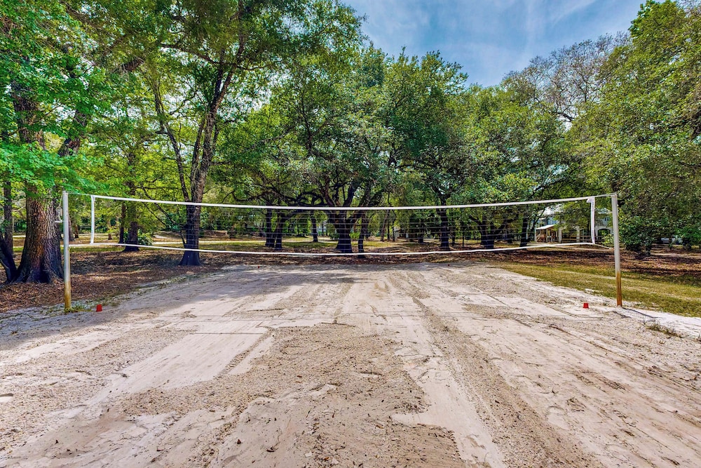 Dog-friendly Riverfront 3BR w/ Fire Pit & Dock