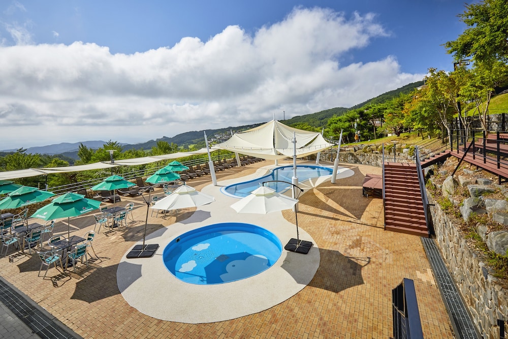The Mauna Ocean Resort