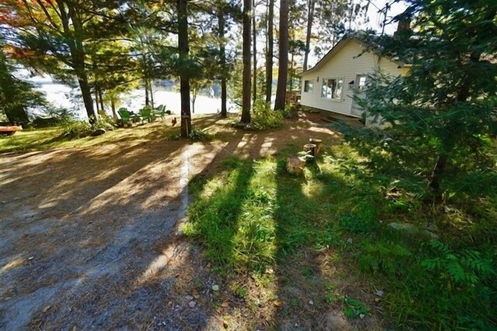 416 Papineau Lake 2 Bedroom Cottage