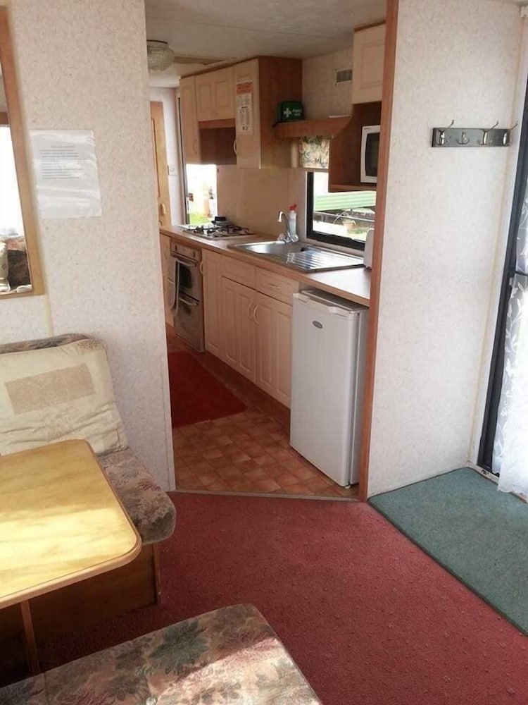T & J's Caravan - Golden Palm view 4