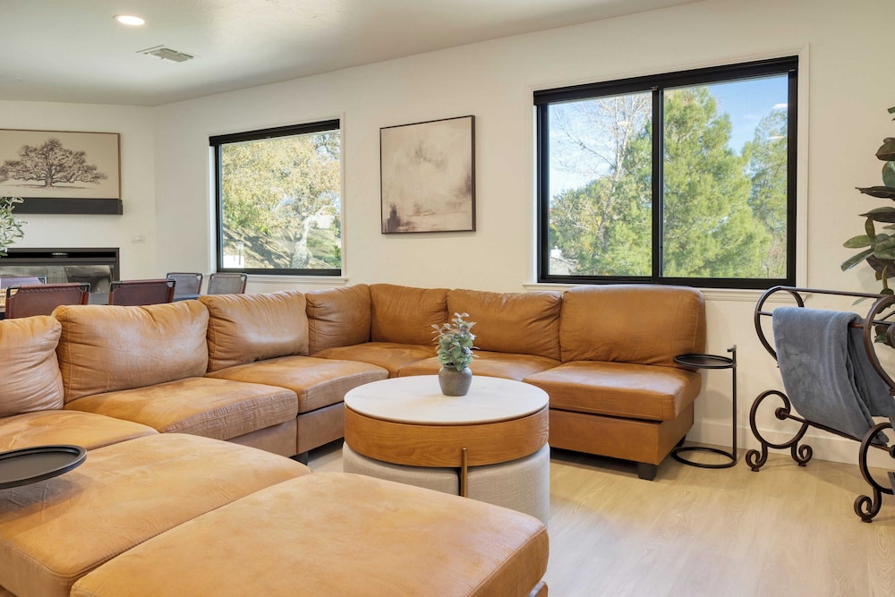 Terrace Hill Modern Paso Robles Escape Near Wineries, Dining, and Hot Springs