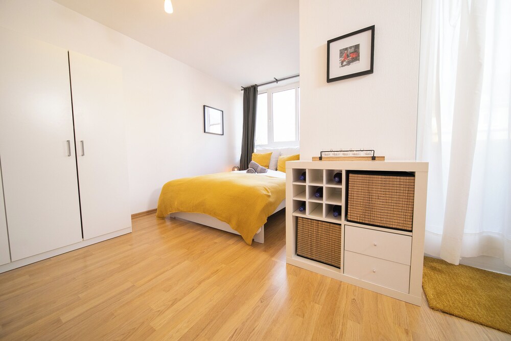 Favorite Stays - Neuss Furth