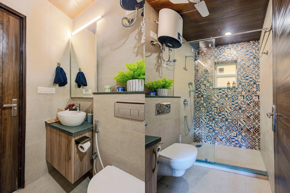 Alaya Stays Veera Marina 1BHK with Pool