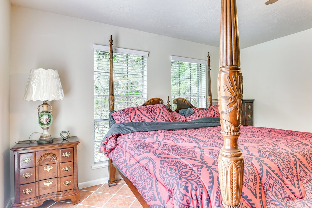 Family Home on 30 Acres in Manvel!