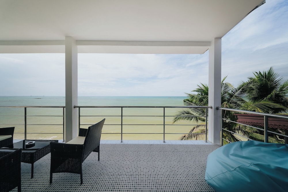 Phaladise Beach Villa at Phala Beach, Ban Chang