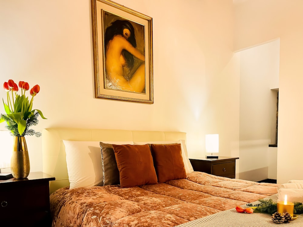 Trevi Fountain Stylish Guesthouse