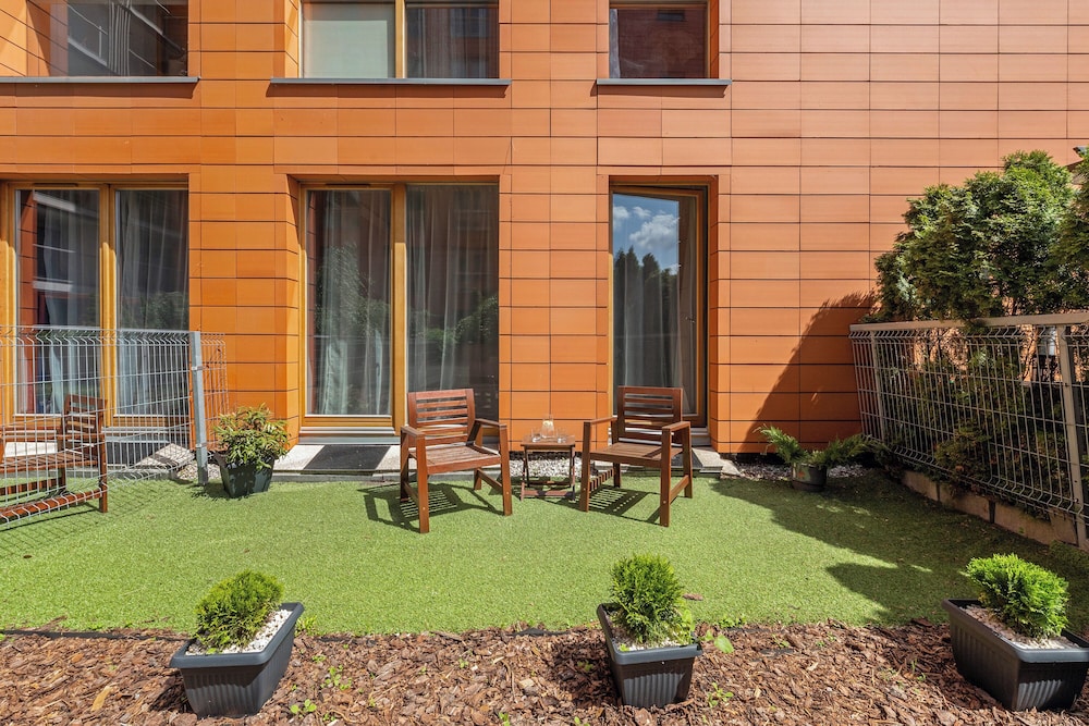 Aura - Riverside & Parking by Downtown Apartments