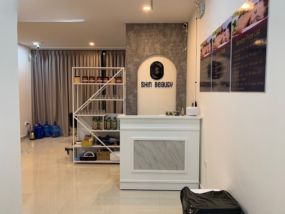 Sunny - Vinhomes GreenBay Residences