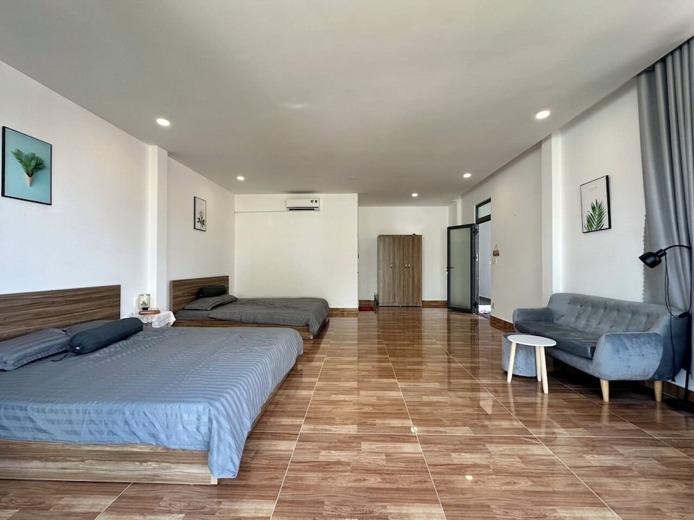 HOMESTAY HALONA