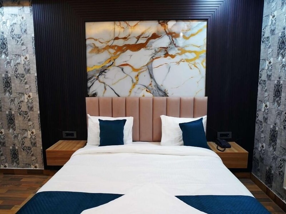 Hotel NS Near Delhi Airport