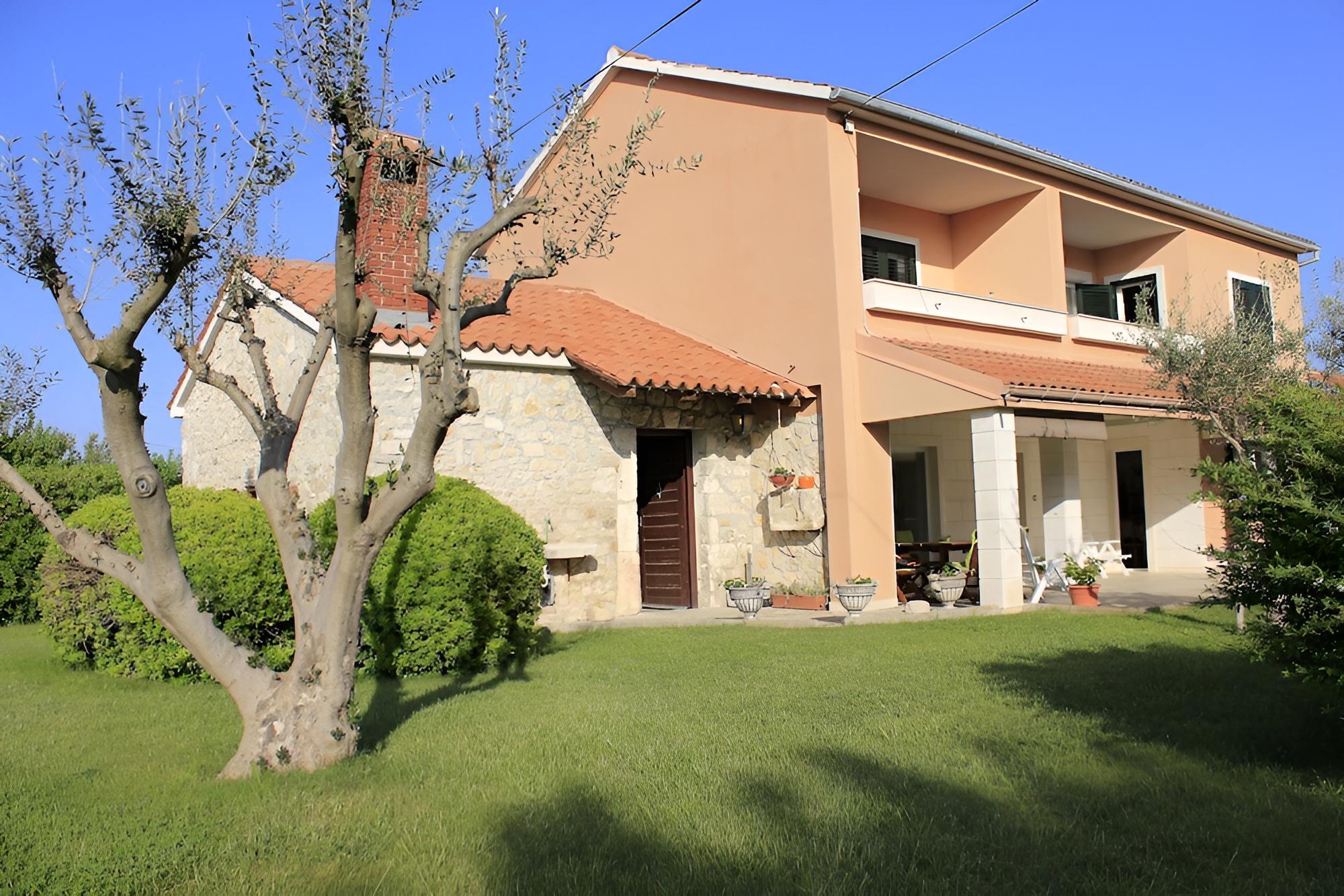 Photo 7