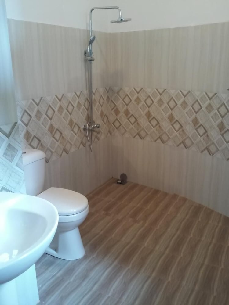 Lizzie Villa Guest House