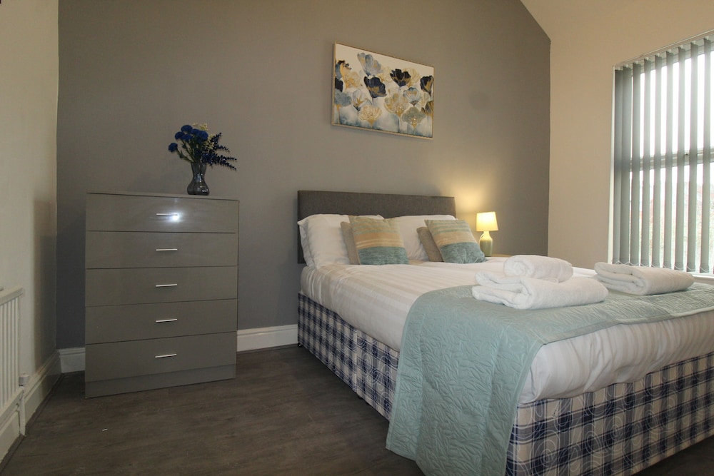 Sefton House by Smart Corporate Stays