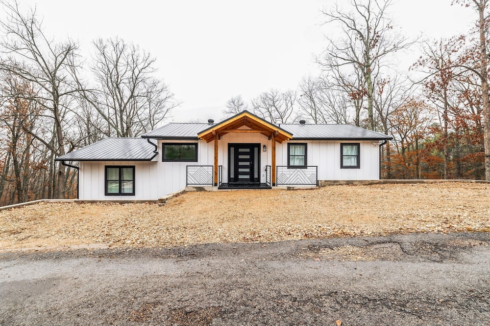Lost Ridge Retreat 5 Bedroom Home
