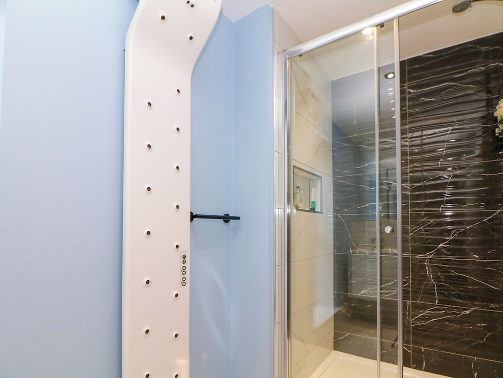 4 Rockcliffe Grange