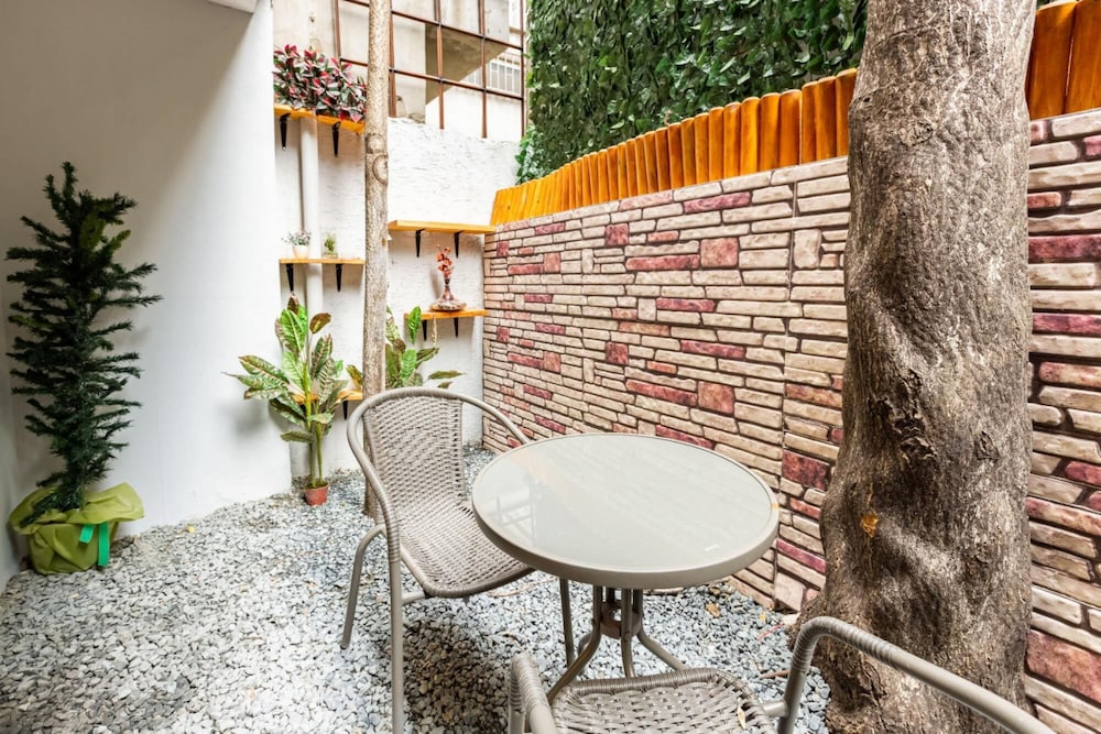 Missafir Distinguished Flat With Backyard in Sisli