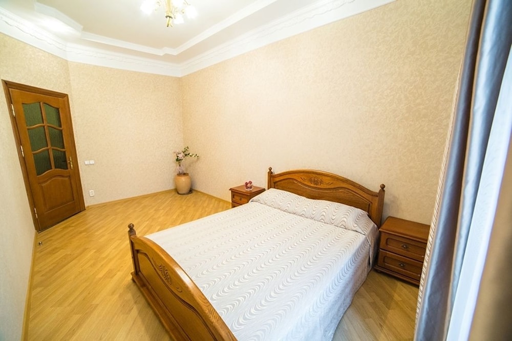 Apartment Virmenska 3 view 3