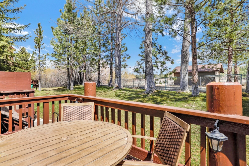 Woodland Retreat #2548