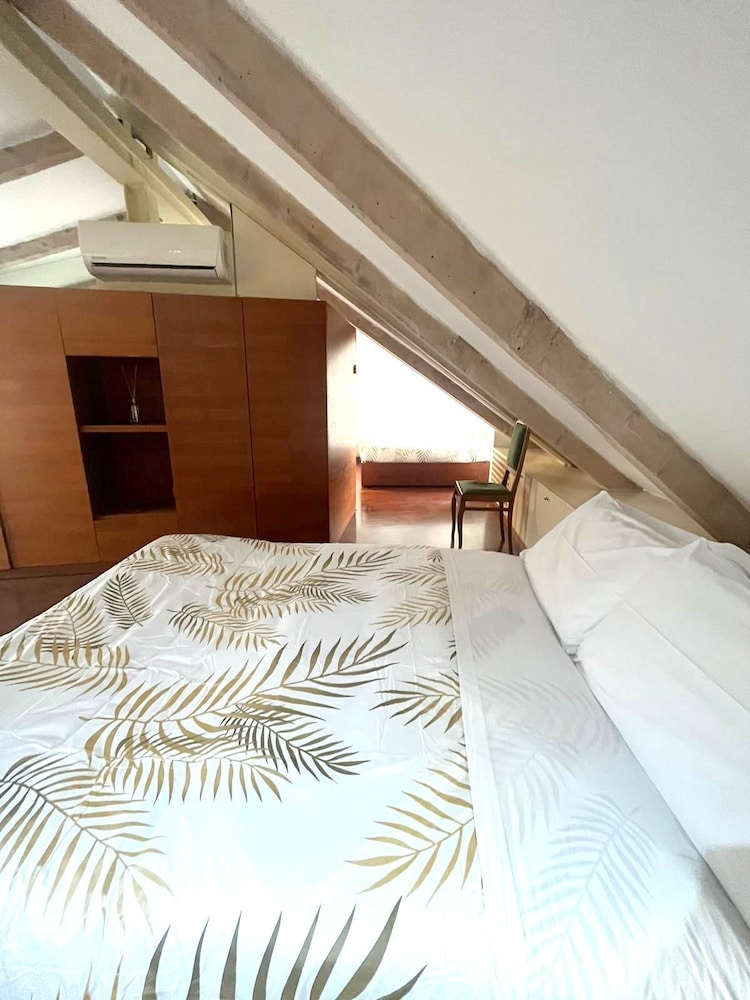 Accomodo MIL68 Loft Centro Storico