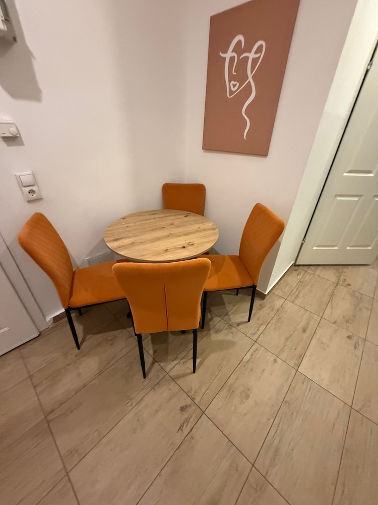 Bright 1BR Apt Near Top Vienna Sights