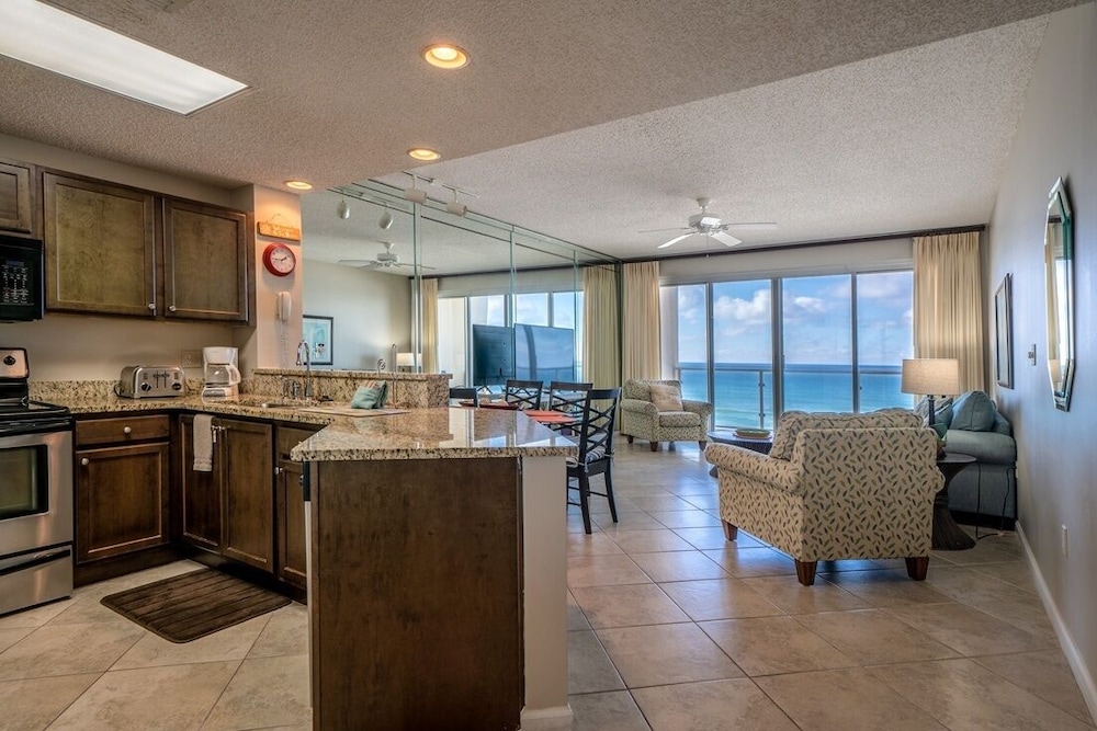 Sterling Sands 604 2 Bedroom Condo by RedAwning view 5