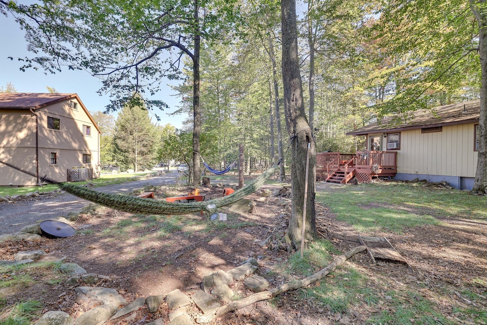 Tobyhanna Vacation Rental w/ Pool Access! view 3