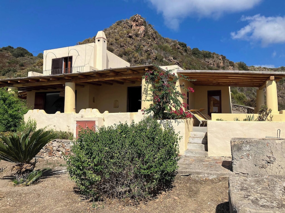 Casa Bacco, Capistello