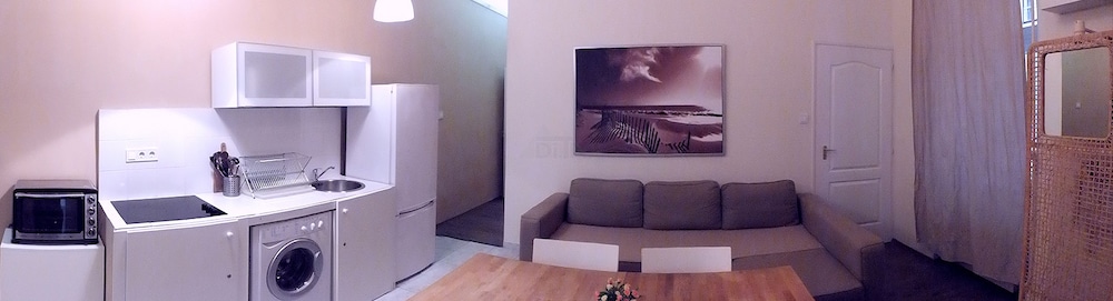 Hunyadi-Andrassy Apartment view 5
