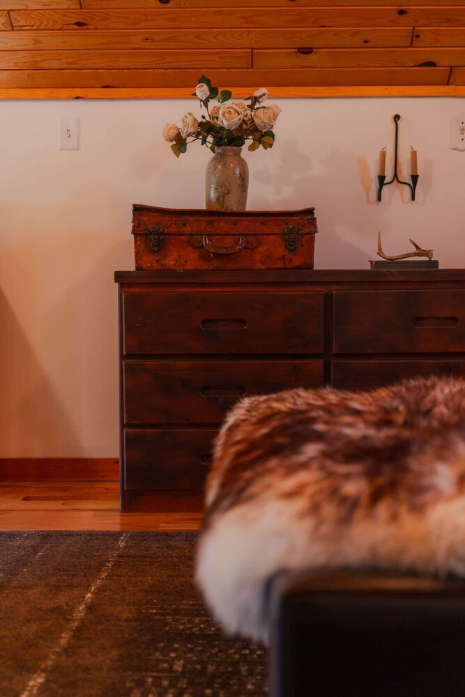 Cozy Cabin With Hot Tub - Near all in Hocking Hills