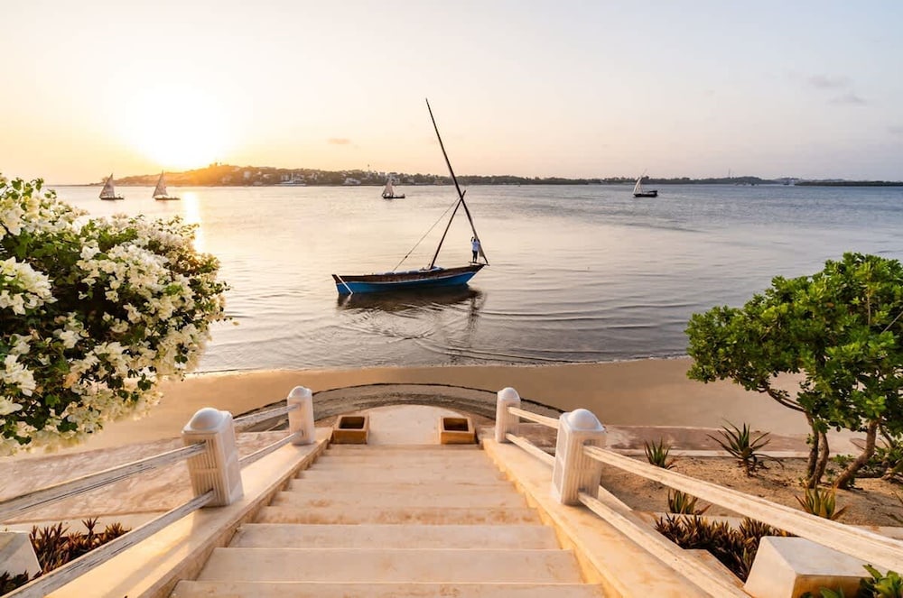 Amani House 5 Bedrooms Sleeps 10