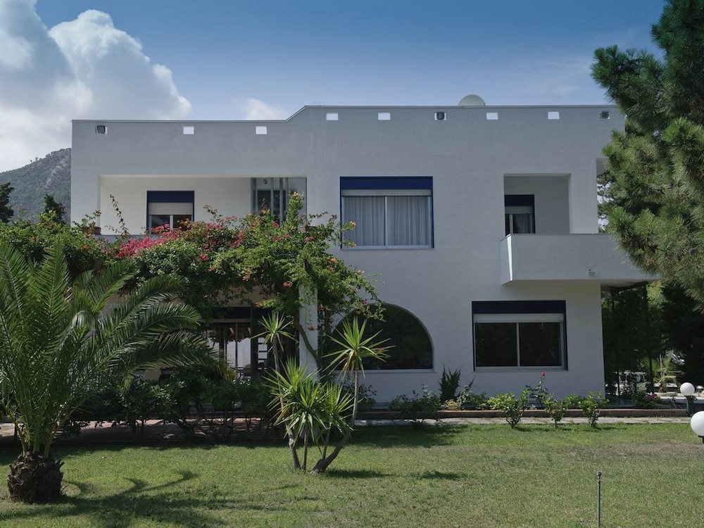 Villa Verdemare view 3