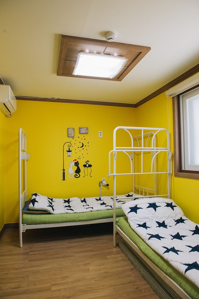 We Guest House - Hostel