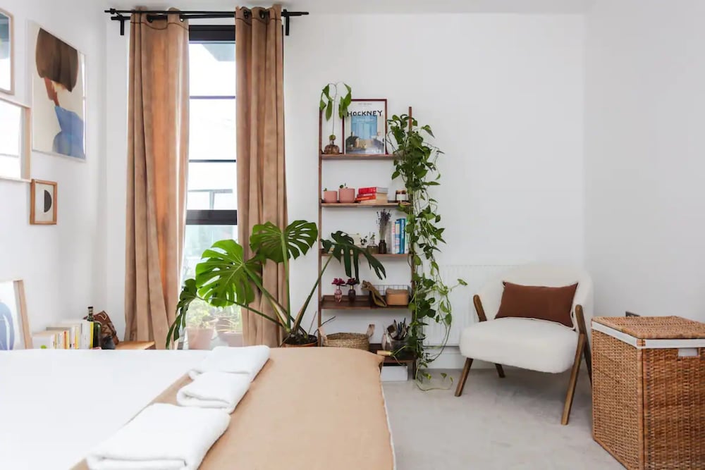 Bright 1 Bedroom Apartment in Hackney Wick With Balcony