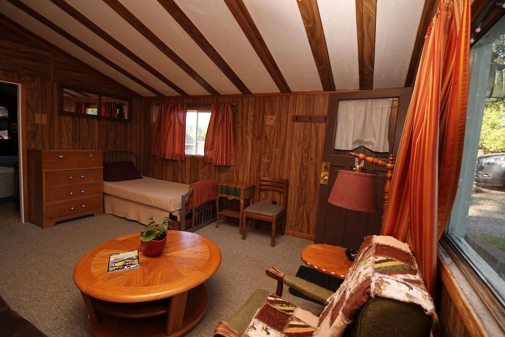 3 Bdrm Country Cottage - Main House - Rosewood Cottages