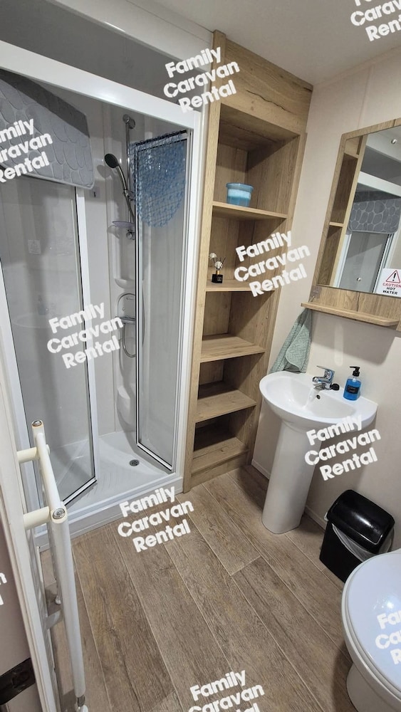Family Caravan Rental 2 bed Caravan