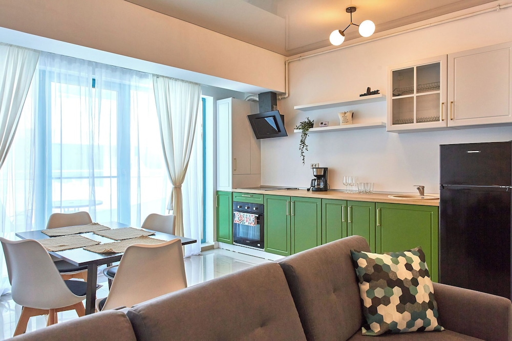 Cnc Zev Apartment