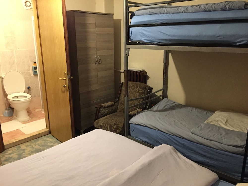 Istanbul Paris Otel & Pansiyon - Image 8