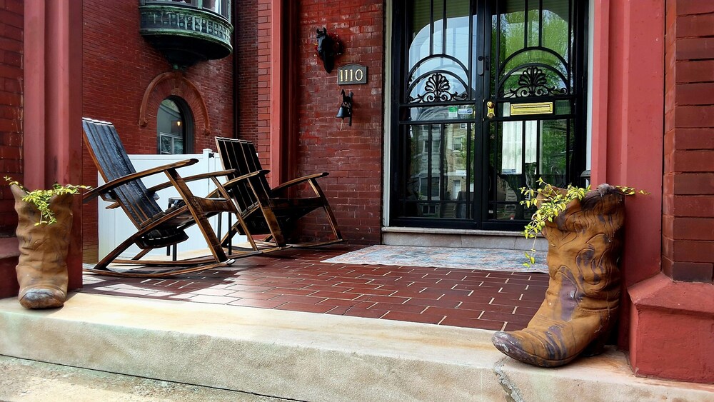 Bourbon Barrel Inn Bed & Breakfast
