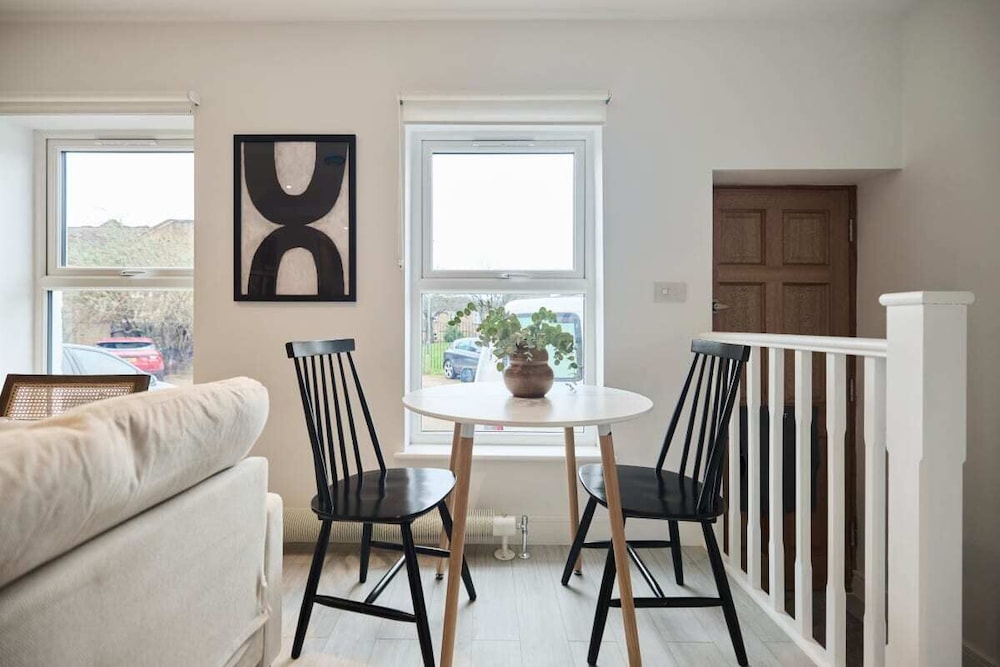 The Kingswood Place - Modern 2bdr With Terrace