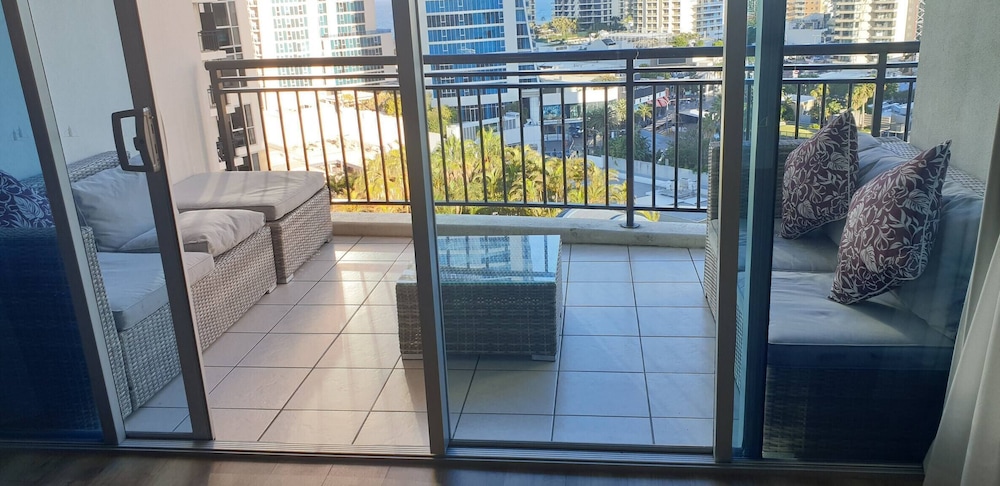 Chevron With 3beds and own Carpark Within Tower3