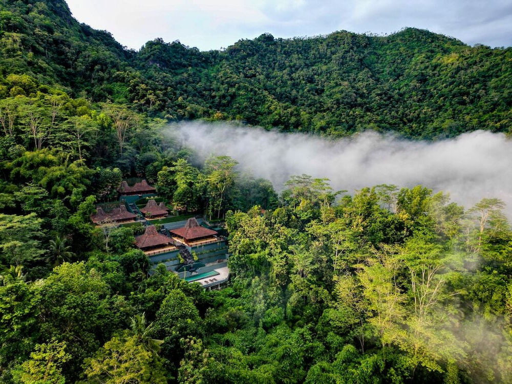 Villa Borobudur Resort