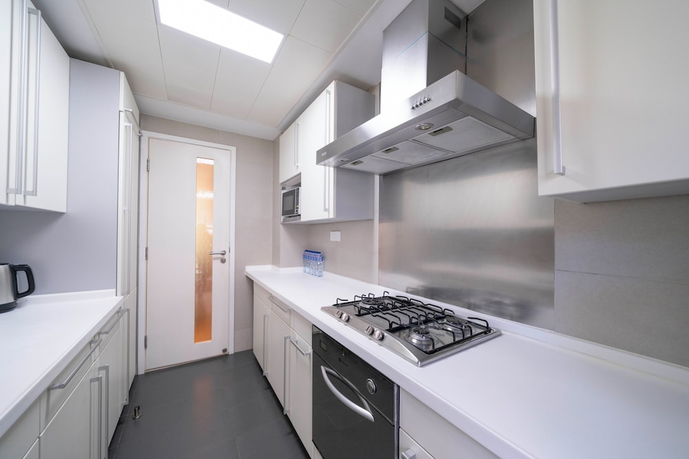 Tyms Stylish 3BR 2BA Apt Xujiahui Metro
