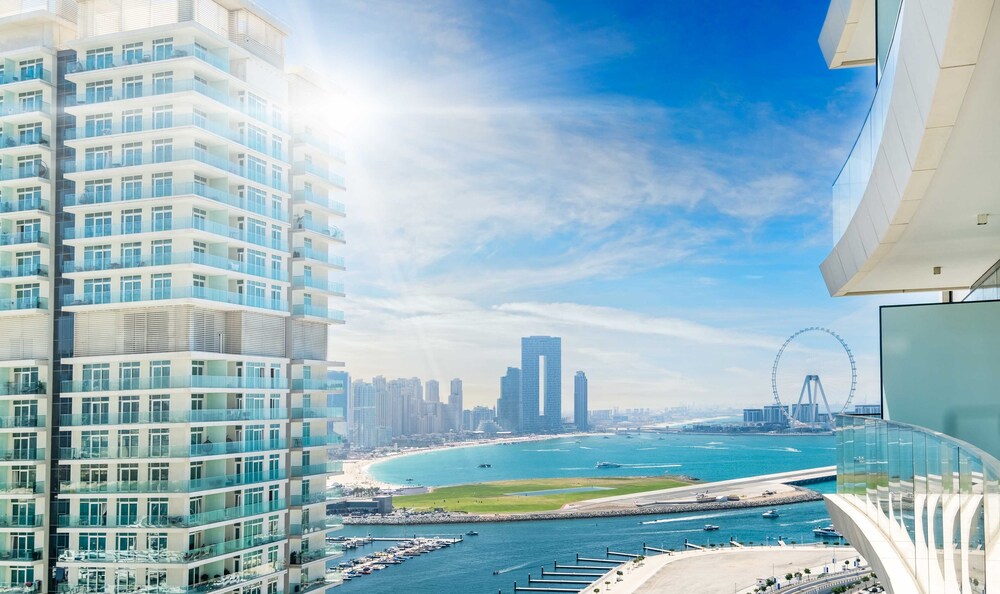 LUX The Luxury Sunspot Beach Suite
